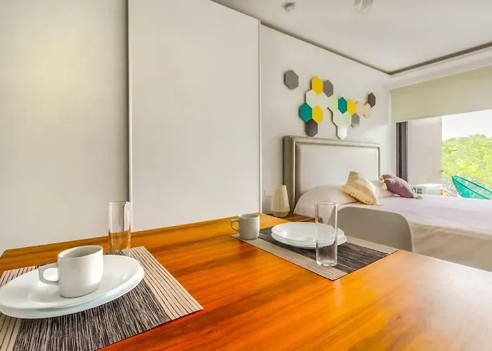 With Ac Pool Gym, Rooftop View 100mb Wifi Holiday home *